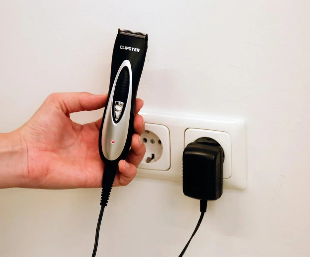 CLIPSTER Kerbl 18459 CuttoX - Cesoia a Batteria con Accessori Inclusi
