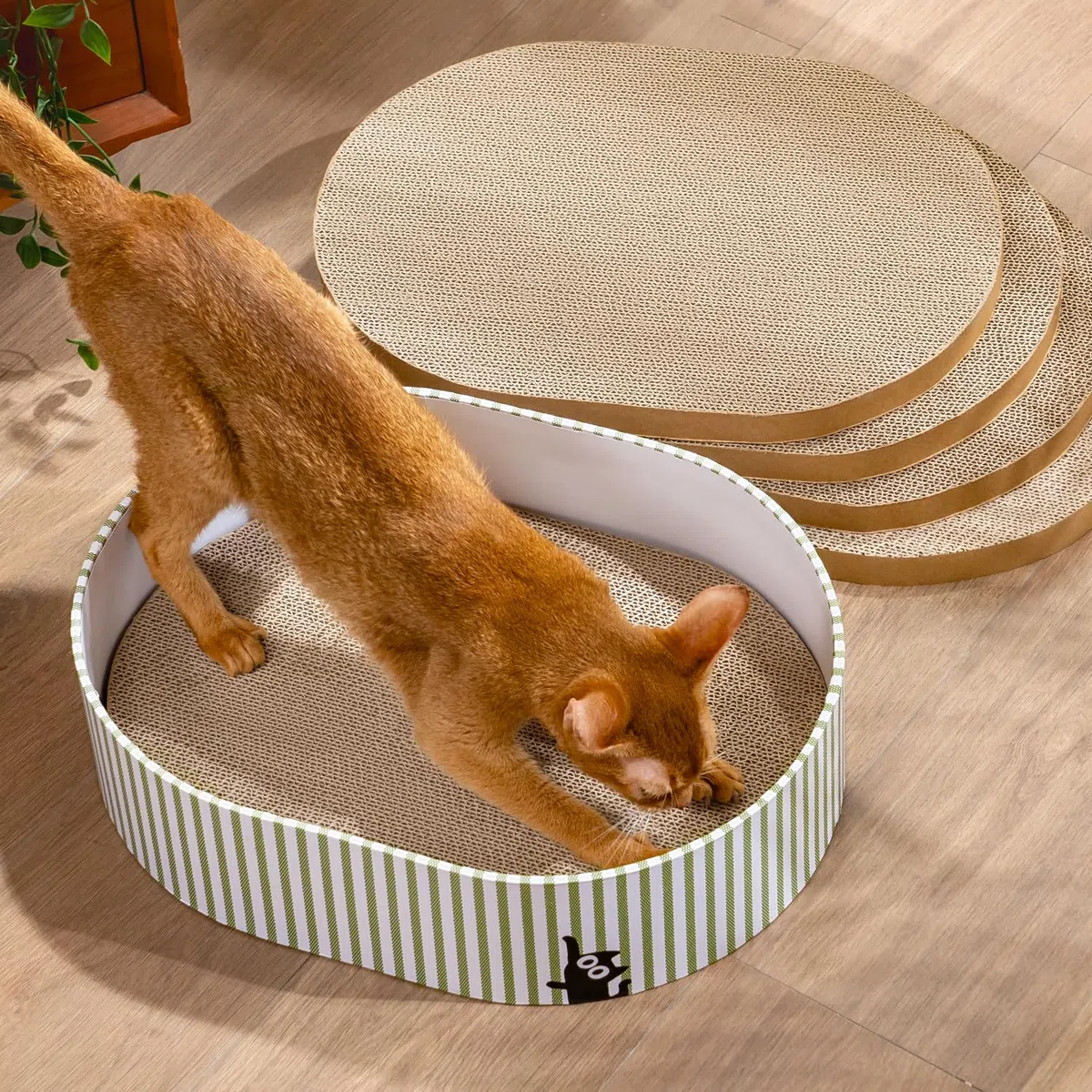 Conlun Tiragraffi per Gatti in Cartone Ondulato, 4 Graffiatoi Reversibili Resistente, Letto Gatto Cartone Che Protegge i Mobili, Facile da Pulire, Regalo Perfetto per Gattini, Grande
