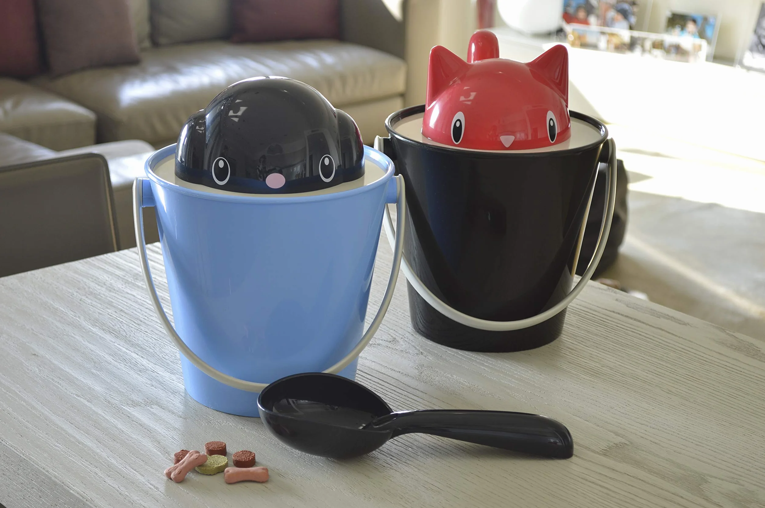 UNITED PETS Crock Secchiello Porta Crocchette per Cani, Designer Stefano Giovannoni, Made in Italy, Paletta Dosa Cibo Inclusa, Nero/Azzurro