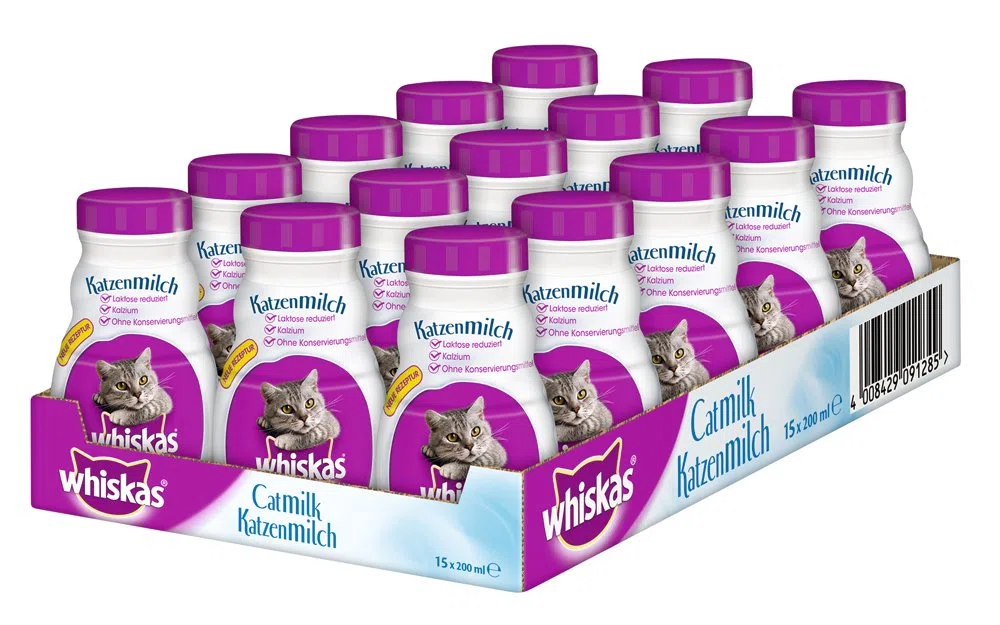 Whiskas Latte per Gatti a Partire da 6 Settimane, 15 Bottiglie, 15 x 200 ml, Delizioso Snack per Un Gatto Felice, Prodotto da lattosio e Facilmente digeribile, 3 l (Confezione da 1)